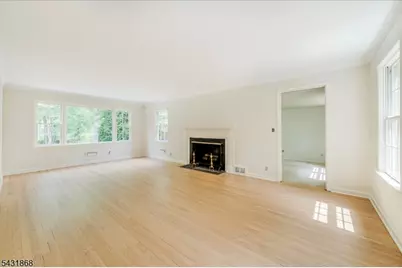 257 Brookhaven Way, Millburn, NJ 07078 - Photo 4
