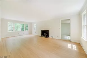 257 Brookhaven Way, Millburn, NJ 07078 - Photo 4