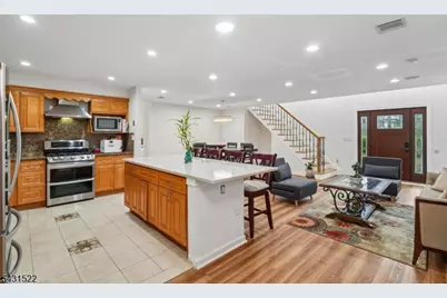 22 Spier Dr, Livingston, NJ 07039 - Photo 6