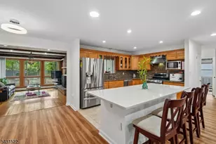 22 Spier Dr, Livingston, NJ 07039 - Photo 10