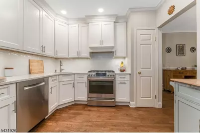 706 Park Place, Springfield, NJ 07081 - Photo 4