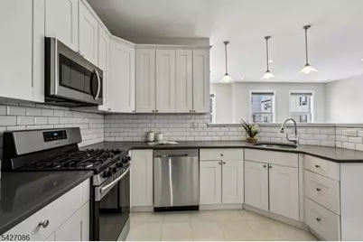 22 Devonshire Dr, Clifton, NJ 07013 - Photo 14