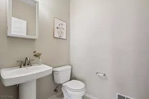 22 Devonshire Dr, Clifton, NJ 07013 - Photo 16