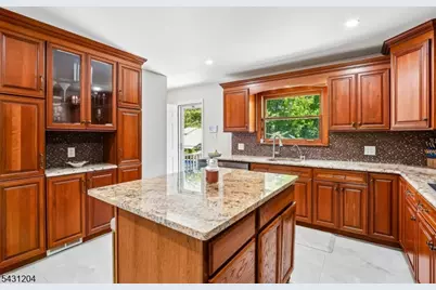 881 Bordentown Ave, Sayreville, NJ 08879 - Photo 14