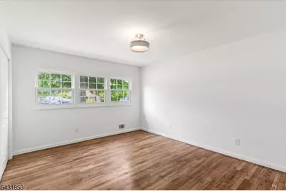 496 Seven Oaks Ct, Orange, NJ 07050 - Photo 8