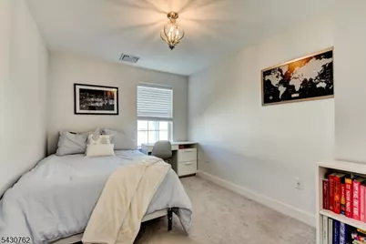402 Saratoga Ct, Branchburg Township, NJ 08876 - Photo 20