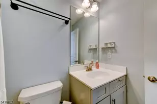 402 Saratoga Ct, Branchburg Township, NJ 08876 - Photo 18