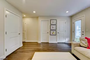 402 Saratoga Ct, Branchburg Township, NJ 08876 - Photo 24