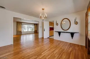 17 Oxford Dr, Livingston, NJ 07039 - Photo 6