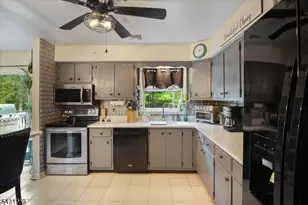10 Hemlock Pl, Ringwood, NJ 07456 - Photo 12