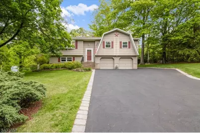 10 Hemlock Pl, Ringwood, NJ 07456 - Photo 2