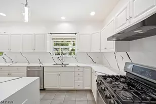 19 Colmart Way, Bridgewater, NJ 08807 - Photo 8