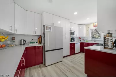 292 Summerhill Rd, East Brunswick Township, NJ 08816 - Photo 22