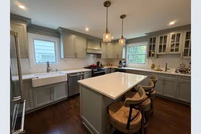 48 New York Ave, Metuchen, NJ 08840 - Photo 2