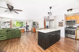14 Falcon Ridge Way, Hamburg, NJ 07419 - Photo 6