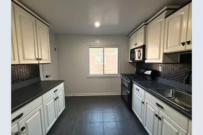 168 Tuxedo Pkwy #2, Newark, NJ 07106 - Photo 4