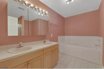 28 Berkeley Sq, Watchung, NJ 07922 - Photo 12