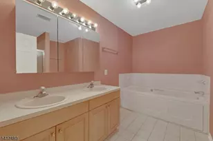 28 Berkeley Square, Watchung, NJ 07922 - Photo 12