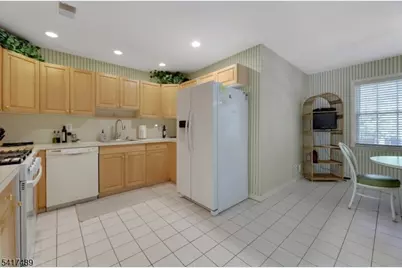 28 Berkeley Sq, Watchung, NJ 07922 - Photo 6