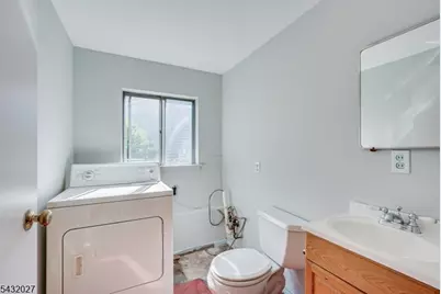26 Farrell Ave, Woodbridge Township, NJ 07067 - Photo 22