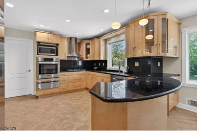 36 Thackeray Dr, Millburn, NJ 07078 - Photo 8