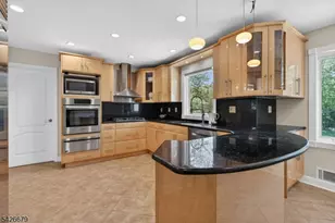 36 Thackeray Dr, Millburn, NJ 07078 - Photo 8