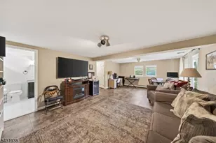 13 Valley Dr N, Vernon Twp., NJ 07418 - Photo 18