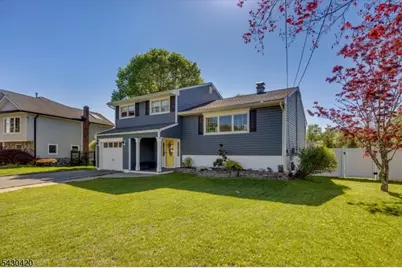 7 Beekmeer Pl, Mount Olive, NJ 07836 - Photo 2