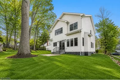 21 Maplewood Dr, Livingston, NJ 07039 - Photo 28
