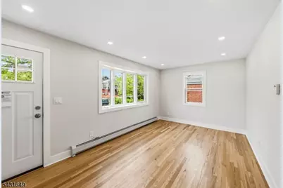 23 Prospect St, Clifton, NJ 07011 - Photo 4