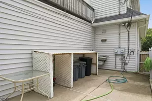 31 Knoble Pl, Hawthorne, NJ 07506 - Photo 34