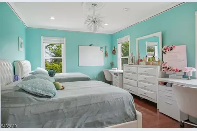 31 Knoble Pl, Hawthorne, NJ 07506 - Photo 20