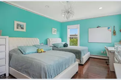 31 Knoble Pl, Hawthorne, NJ 07506 - Photo 18