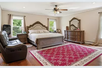 31 Knoble Pl, Hawthorne, NJ 07506 - Photo 12