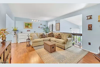 19 Meadowview Dr, Clinton Township, NJ 08801 - Photo 8