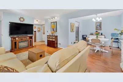19 Meadowview Dr, Clinton Township, NJ 08801 - Photo 12