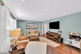 3 Aspen Dr, Chester, NJ 07930 - Photo 10