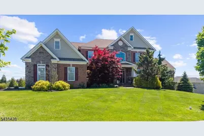4 Jacob Ct, Raritan Township, NJ 08822 - Photo 1