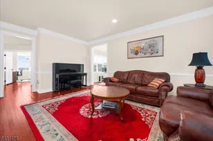 4 Jacob Ct, Raritan Township, NJ 08822 - Photo 4