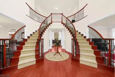4 Jacob Ct, Raritan Township, NJ 08822 - Photo 2