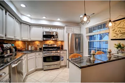88 Wycombe Pl, Franklin Township, NJ 08873 - Photo 10