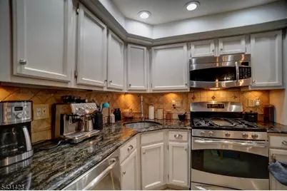 88 Wycombe Pl, Franklin Township, NJ 08873 - Photo 8
