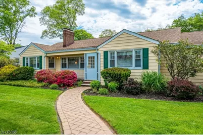 866 Crescent Dr, Rahway, NJ 07065 - Photo 4