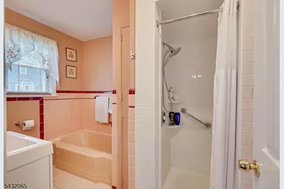 866 Crescent Dr, Rahway, NJ 07065 - Photo 26