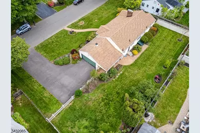 866 Crescent Dr, Rahway, NJ 07065 - Photo 42