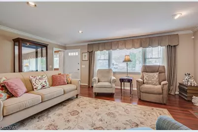 866 Crescent Dr, Rahway, NJ 07065 - Photo 12