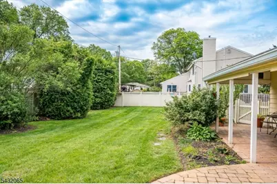 866 Crescent Dr, Rahway, NJ 07065 - Photo 38