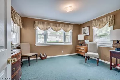 866 Crescent Dr, Rahway, NJ 07065 - Photo 28