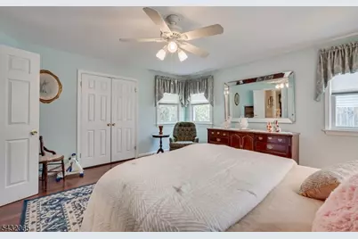 866 Crescent Dr, Rahway, NJ 07065 - Photo 24