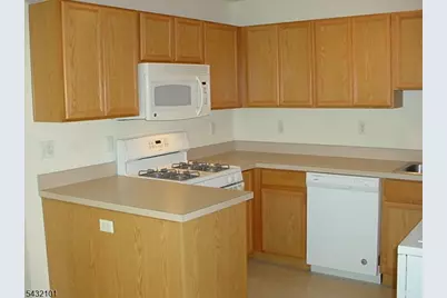 165 Falcon Ridge Way, Hamburg, NJ 07419 - Photo 1